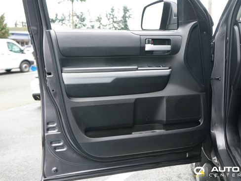 Used 2018 Toyota Tundra SR5 image 12