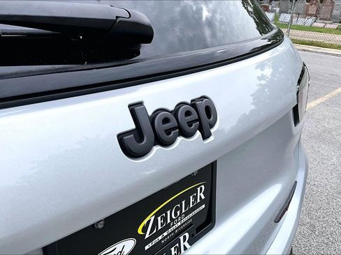 Used 2025 Jeep Compass Trailhawk AWD/4WD image 30