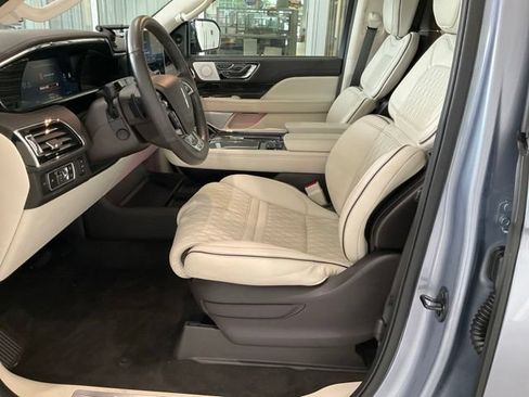 Used 2023 Lincoln Navigator L Black Label AWD/4WD image 4