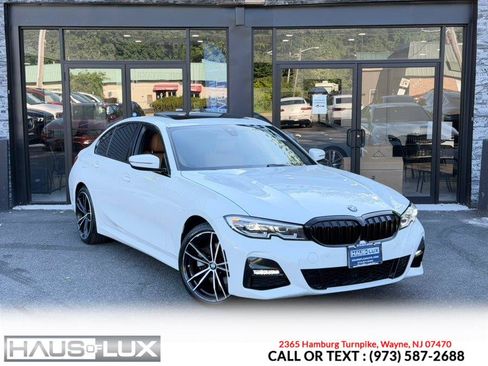 Used 2022 BMW 330i xDrive Sedan w/ M Sport Package AWD/4WD image 2