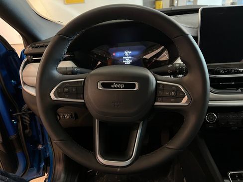 Used 2025 Jeep Compass Limited AWD/4WD image 28