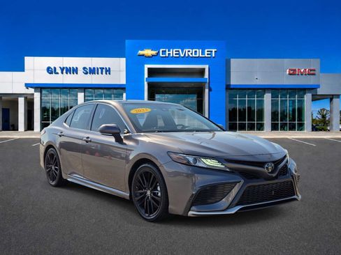 Used 2023 Toyota Camry XSE FWD image 5