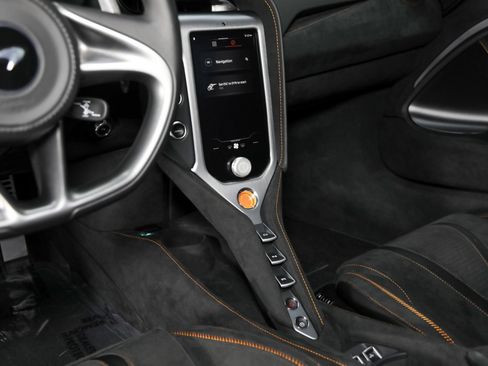 Used 2026 McLaren 750S Spider RWD image 42