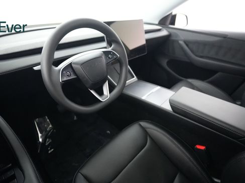 Used 2026 Tesla Model Y Long Range AWD/4WD image 23