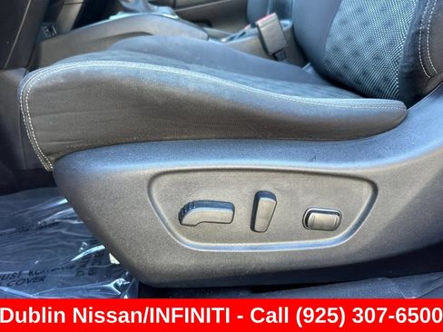 Used 2017 Nissan Rogue Sport SV AWD/4WD image 14