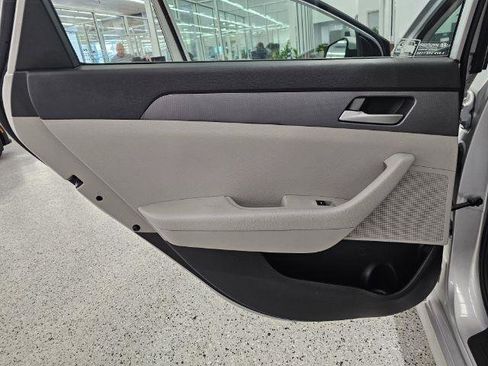 Used 2018 Hyundai Sonata SE FWD image 31