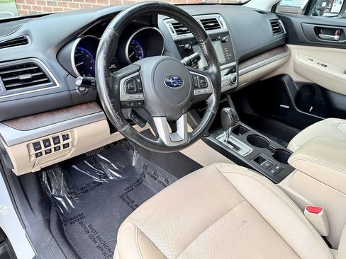Used 2016 Subaru Outback 3.6R Limited AWD/4WD image 3