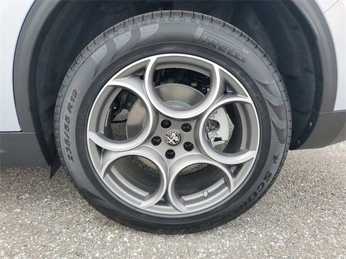 New 2025 Alfa Romeo Stelvio Sprint w/ Convenience Package image 7