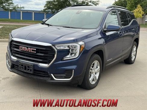 Used 2022 GMC Terrain SLE w/ Driver Convenience Package AWD/4WD image 1