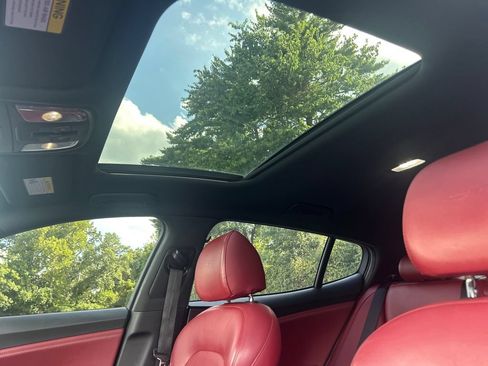 Used 2020 Kia Stinger GT1 AWD/4WD image 26