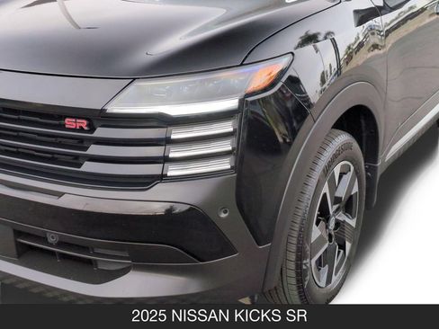 Used 2025 Nissan Kicks SR FWD image 10