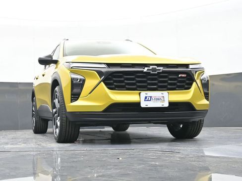 Used 2024 Chevrolet Trax RS w/ Driver Confidence Package image 46