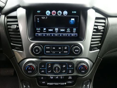 Used 2020 Chevrolet Suburban LT image 11