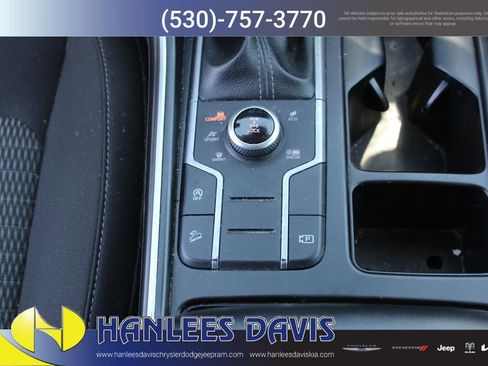 Used 2022 Kia Sorento LX AWD/4WD image 17