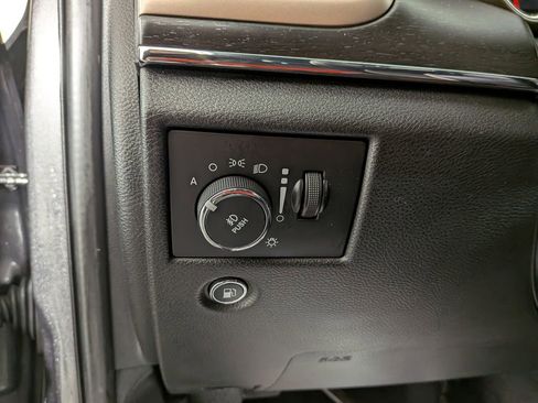 Used 2016 Jeep Grand Cherokee Limited image 19