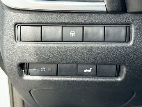 Used 2021 Nissan Rogue SL FWD image 36