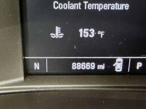 Used 2018 Chevrolet Malibu LT image 16