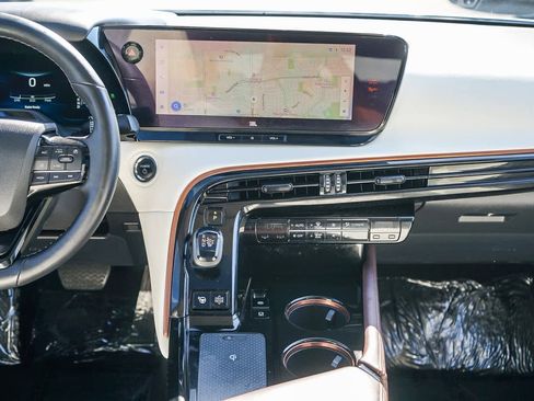 Used 2023 Toyota Mirai w/ Toyota Teammate Package image 12