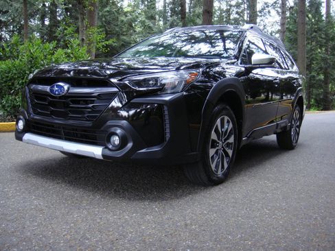 Used 2023 Subaru Outback Touring XT AWD/4WD image 2