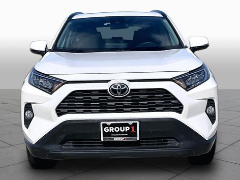 Used 2021 Toyota RAV4 XLE Premium FWD image 4