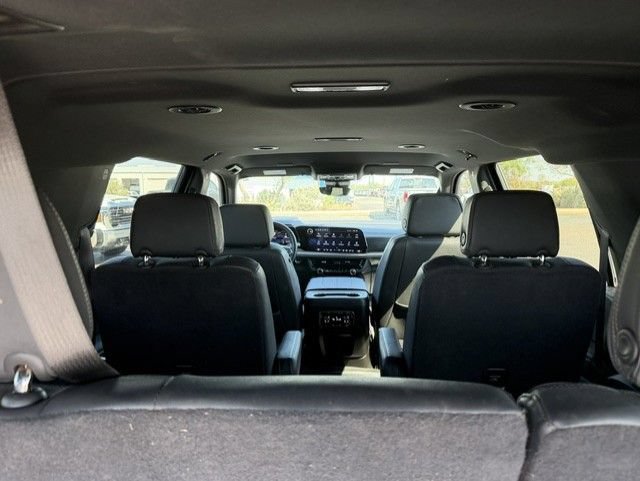 Used 2025 Chevrolet Suburban High Country AWD/4WD image 21