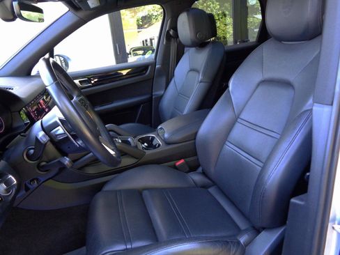 Used 2019 Porsche Cayenne AWD/4WD image 9