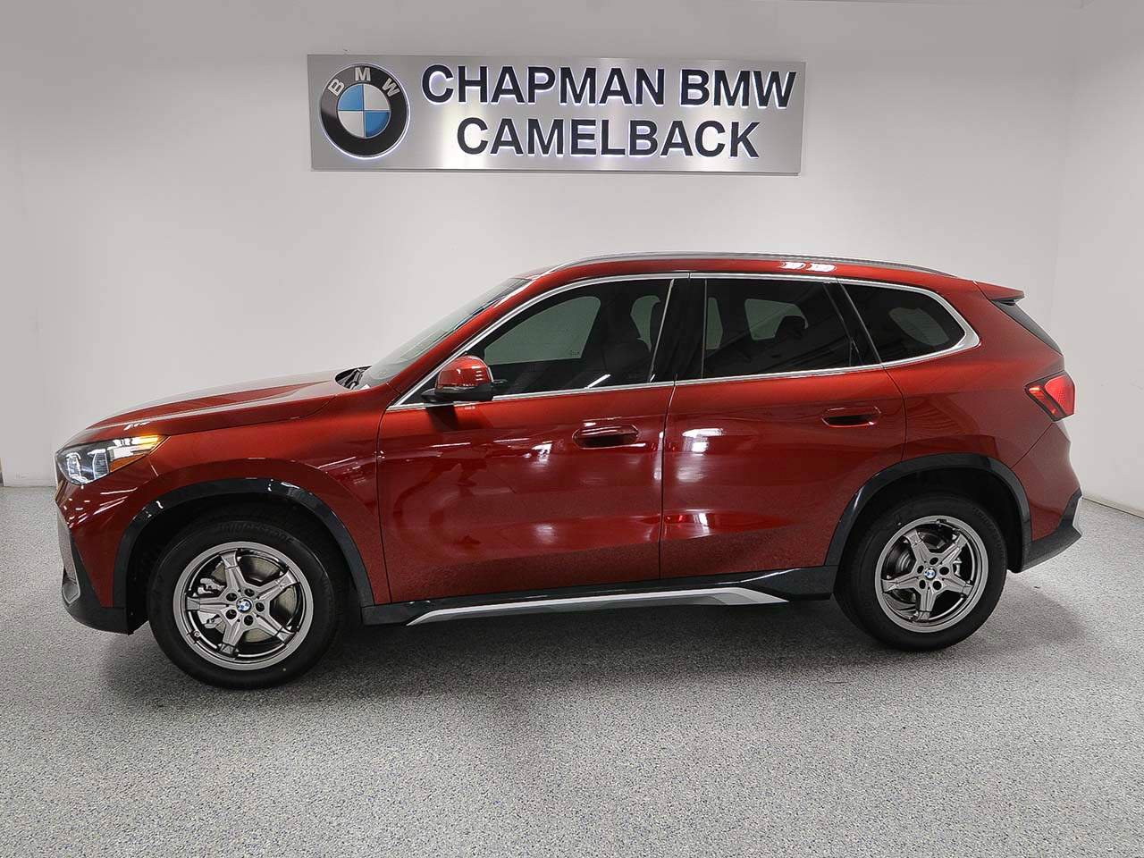 Used 2027 BMW X1 xDrive28i AWD/4WD image 3