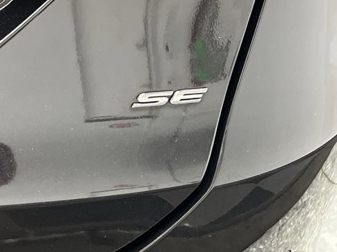 Used 2017 Ford Fusion SE w/ Equipment Group 201A FWD image 30