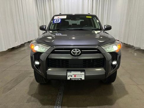 Certified 2022 Toyota 4Runner SR5 AWD/4WD image 8