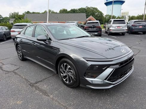 Used 2026 Hyundai Sonata Blue FWD image 4