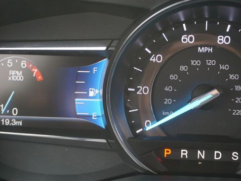 Used 2017 Ford Explorer Limited image 15