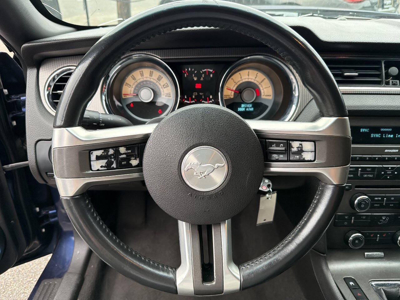 Used 2010 Ford Mustang GT Premium RWD image 26