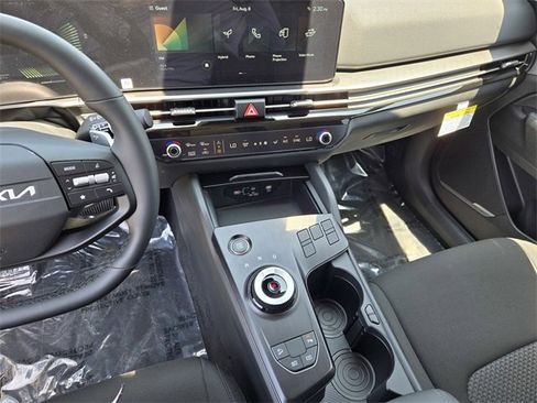 New 2026 Kia Sportage LX image 18