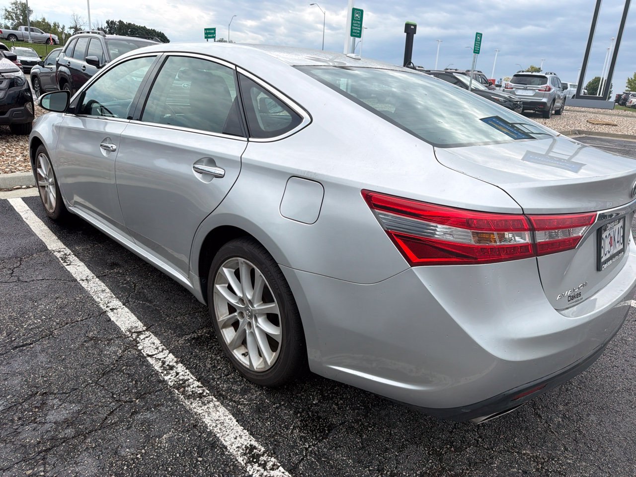 Used 2013 Toyota Avalon XLE Touring FWD image 5