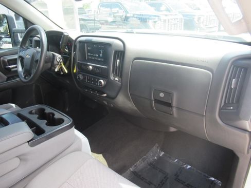 Used 2017 Chevrolet Silverado 1500 Custom w/ Custom Convenience Package RWD image 12