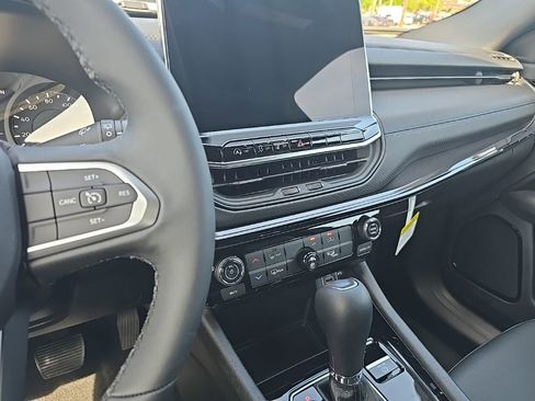 New 2026 Jeep Compass Latitude AWD/4WD image 16