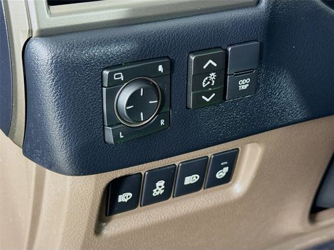 Used 2021 Lexus GX 460 Premium w/ Premium Package image 11