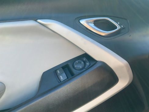 Used 2018 Chevrolet Camaro SS image 23