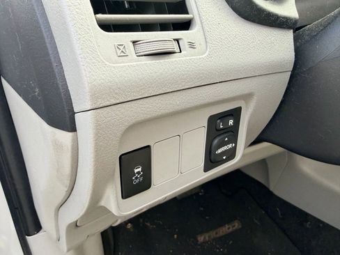 Used 2011 Toyota Corolla S image 10