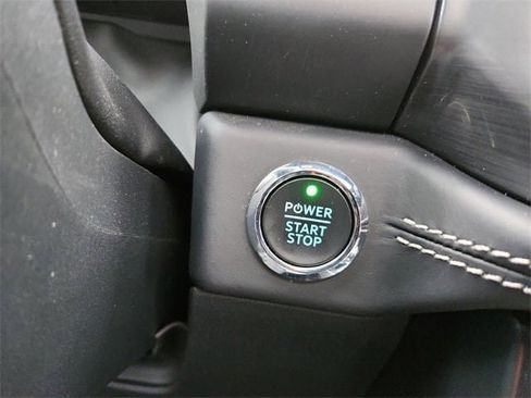 Used 2023 Ford F150 Lightning Platinum image 17