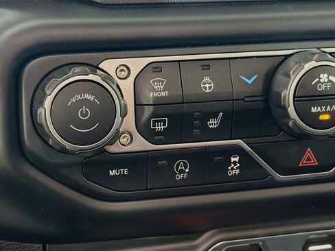 Used 2022 Jeep Wrangler Unlimited Sport AWD/4WD image 24