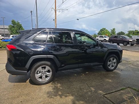 Used 2024 Toyota RAV4 LE AWD/4WD image 14