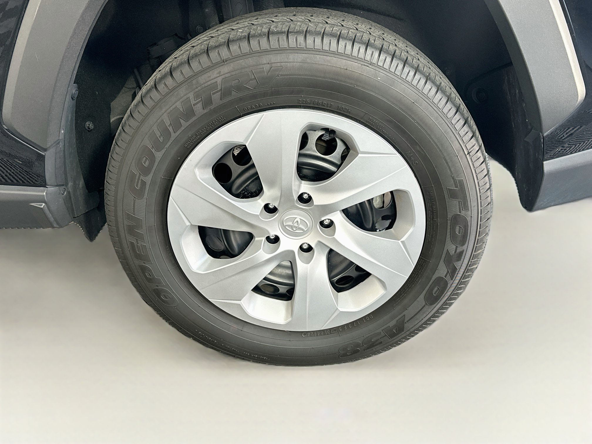 Used 2025 Toyota RAV4 LE AWD/4WD image 11