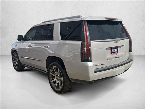 Used 2019 Cadillac Escalade Premium Luxury image 3