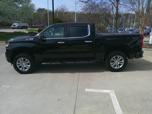 Used 2024 Chevrolet Silverado 1500 LTZ w/ LTZ Premium Package image 8