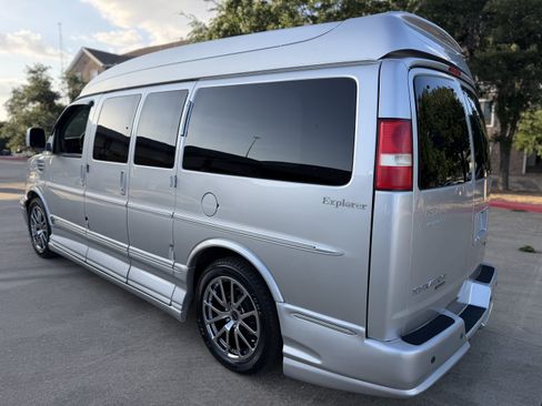 Used 2013 GMC Savana 1500 RWD image 5