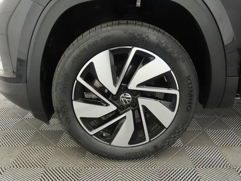 Certified 2024 Volkswagen Atlas SEL image 29
