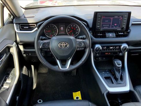 Used 2022 Toyota RAV4 XLE Premium FWD image 6