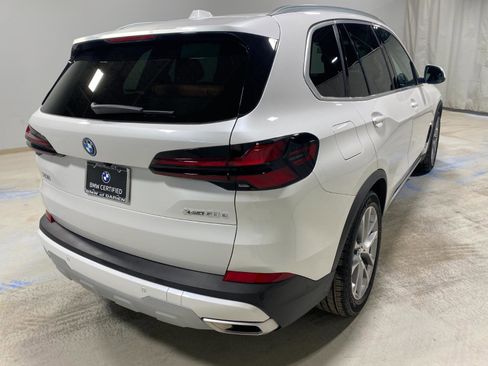 Certified 2025 BMW X5 xDrive50e w/ Premium Package image 8