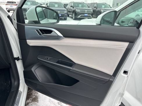 New 2026 Volkswagen Taos SE AWD/4WD image 34